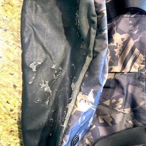 Lululemon gym bag with yoga mat straps